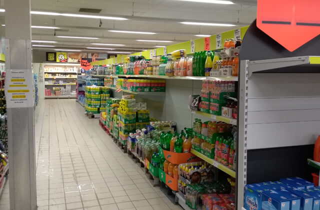 Montaż mebli sklepowych Biedronka