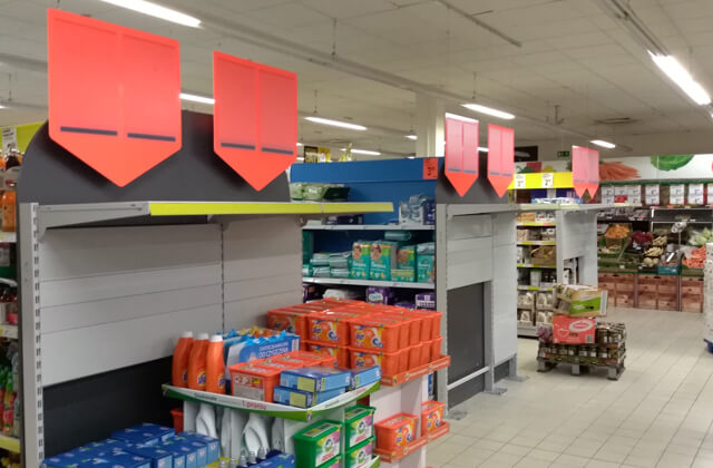 Montaż mebli sklepowych Biedronka
