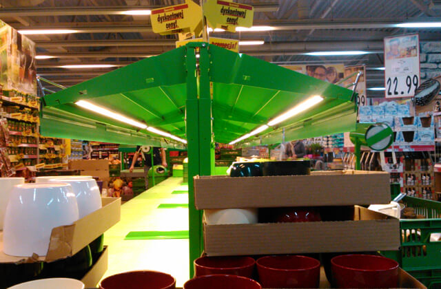Montaż mebli sklepowych Kaufland