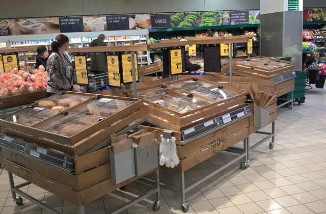 Montaż mebli sklepowych Tesco